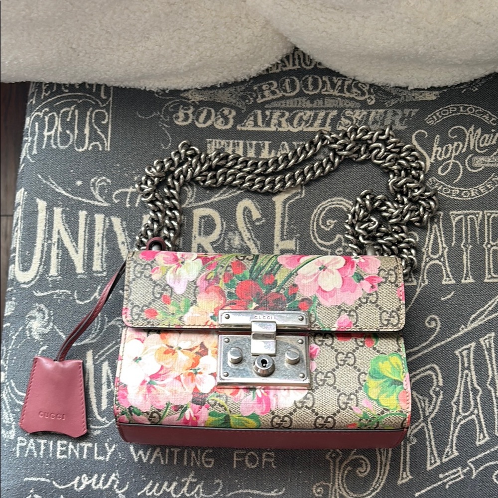 Gucci Bloom Padlock Crossbody Bag Medium Sized